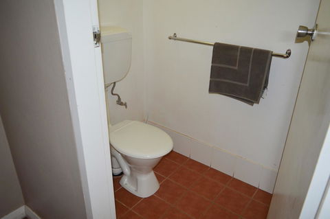 Brolga Hotel Motel - Coleambally - Sunshine Coast Tourism 4