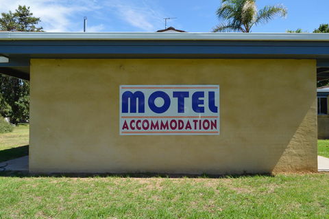 Brolga Hotel Motel - Coleambally - Sunshine Coast Tourism 5