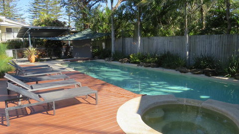 The Byron Beachcomber - Sunshine Coast Tourism 0