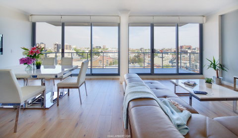 Zara Tower â€“ Luxury Suites And Apartments - Sunshine Coast Tourism 12