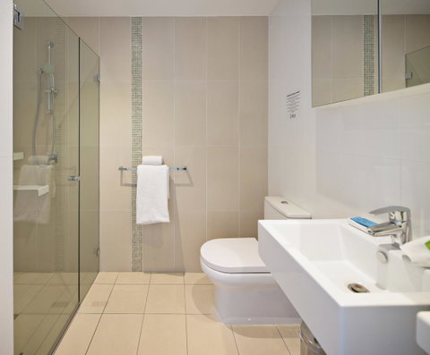 Zara Tower â€“ Luxury Suites And Apartments - Sunshine Coast Tourism 8