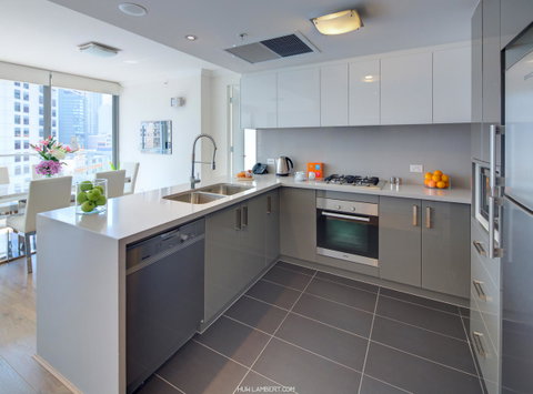 Zara Tower â€“ Luxury Suites And Apartments - Sunshine Coast Tourism 20