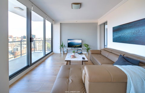 Zara Tower â€“ Luxury Suites And Apartments - Sunshine Coast Tourism 25