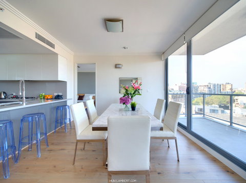 Zara Tower â€“ Luxury Suites And Apartments - Sunshine Coast Tourism 10