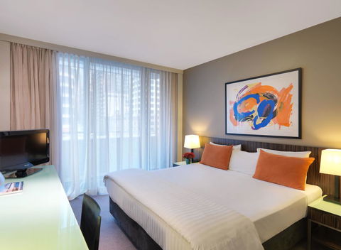 Adina Apartment Hotel Sydney, Darling Harbour - Holiday Sunshine Coast 2