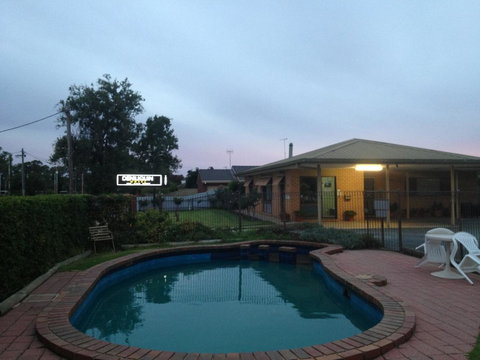 Deniliquin Motel - Sunshine Coast Tourism 25