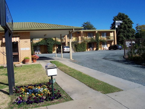 Deniliquin Motel - Sunshine Coast Tourism 20