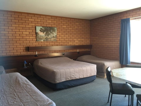 Deniliquin Motel - Sunshine Coast Tourism 14