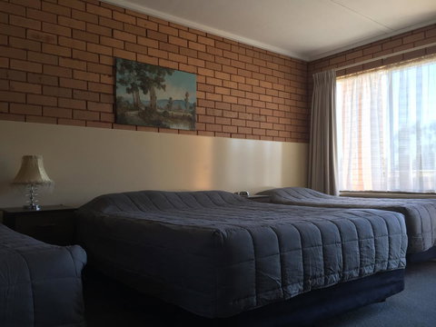 Deniliquin Motel - Sunshine Coast Tourism 12