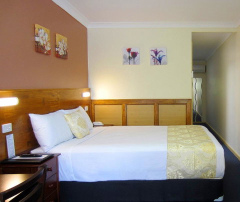 Highway Motor Inn Taree - Sunshine Coast Tourism 0