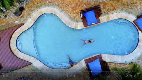 Outrigger Bay - Sunshine Coast Tourism 3