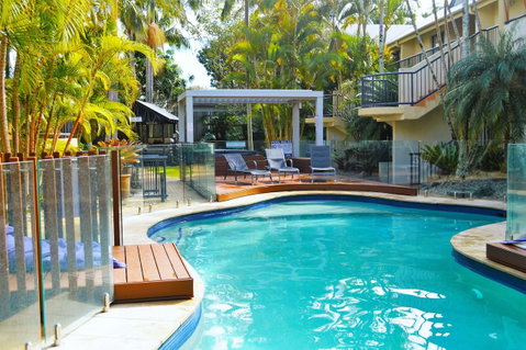 Outrigger Bay - Sunshine Coast Tourism 6