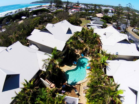 Outrigger Bay - Sunshine Coast Tourism 7