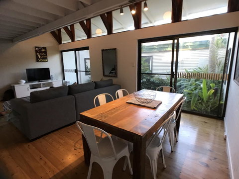 Treetops Everglades Villa - Sunshine Coast Tourism 9
