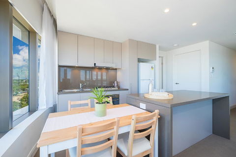Australian Tower Stay - Holiday Sunshine Coast 4
