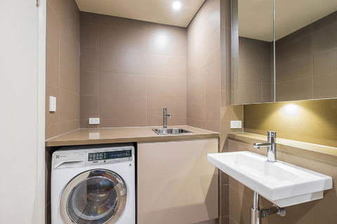 Australian Tower Stay - Holiday Sunshine Coast 16