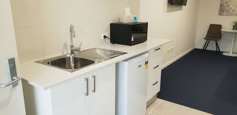 Carlton Suites - Sunshine Coast Tourism 18