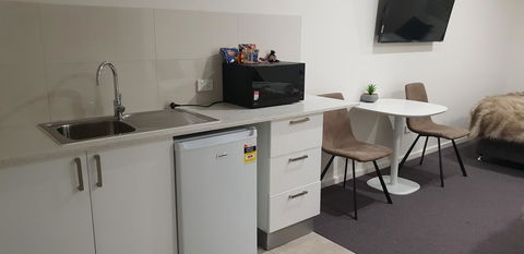 Carlton Suites - Sunshine Coast Tourism 14