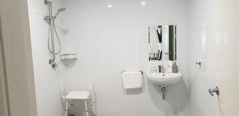 Carlton Suites - Sunshine Coast Tourism 21