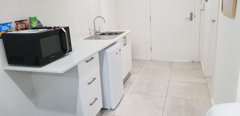 Carlton Suites - Sunshine Coast Tourism 13