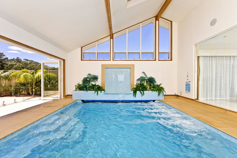 One Mile Mansion - Private Coastal Retreat FREE FAMILY ADVENTURE PASS - Holiday Sunshine Coast 4