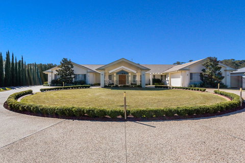 One Mile Mansion - Private Coastal Retreat FREE FAMILY ADVENTURE PASS - Holiday Sunshine Coast 22