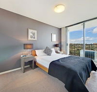 Wyndel Apartments North Sydney - Harbour Watch - Holiday Sunshine Coast