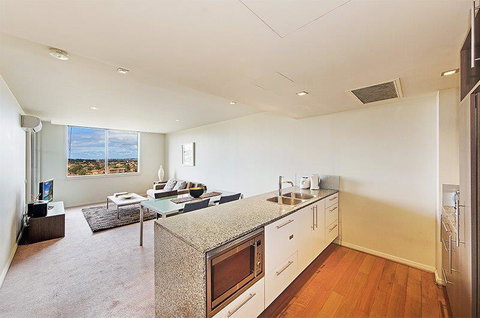 Wyndel Apartments North Sydney - Harbour Watch - Holiday Sunshine Coast 2