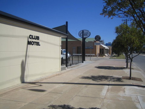 Balranald Club Motel - Sunshine Coast Tourism 14