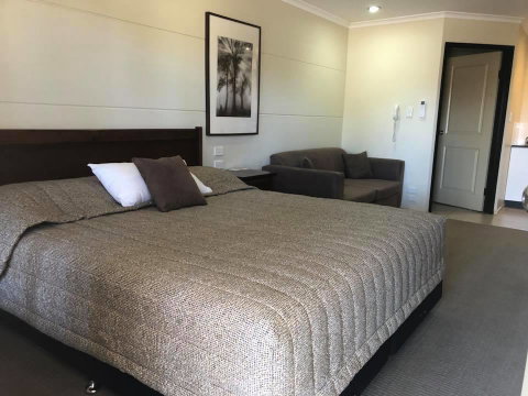 Balranald Club Motel - Sunshine Coast Tourism 8