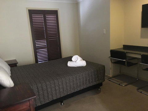 Balranald Club Motel - Sunshine Coast Tourism 1
