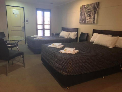 Balranald Club Motel - Sunshine Coast Tourism 0