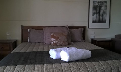 Balranald Club Motel - Sunshine Coast Tourism 7