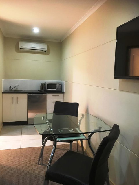 Balranald Club Motel - Sunshine Coast Tourism 9