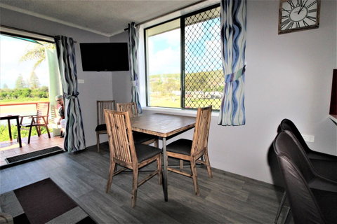 Beachfront 3, 25 Willow Street - Sunshine Coast Tourism 3