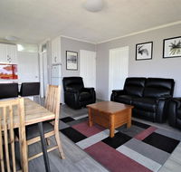 Beachfront 3 25 Willow Street - Holiday Sunshine Coast