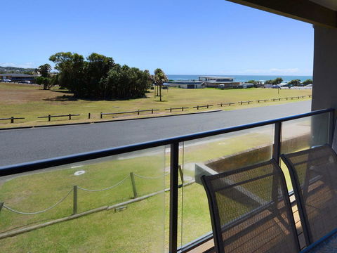 2 Cliff Road - Holiday Sunshine Coast 4