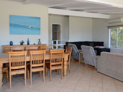 2 Cliff Road - Holiday Sunshine Coast 3
