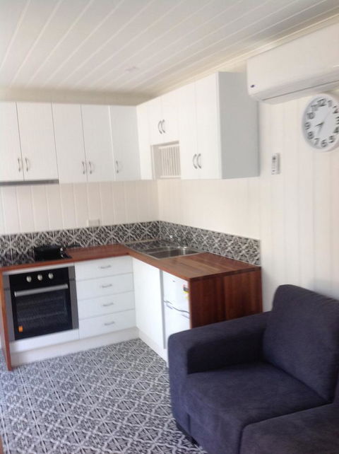 Hideaway Holiday Apartments - Sunshine Coast Tourism 8
