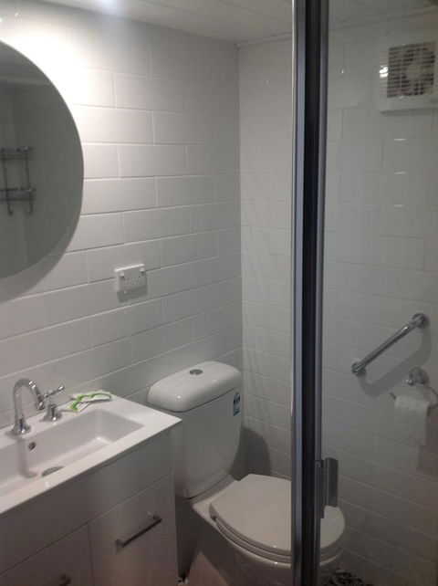 Hideaway Holiday Apartments - Sunshine Coast Tourism 24