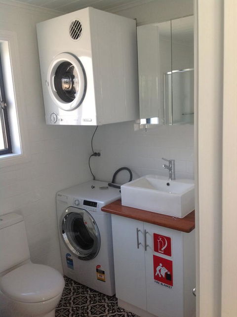 Hideaway Holiday Apartments - Sunshine Coast Tourism 1