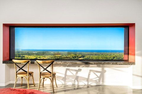 Sundays At Byron - Sunshine Coast Tourism 9