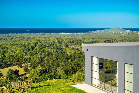 Sundays At Byron - Sunshine Coast Tourism 1