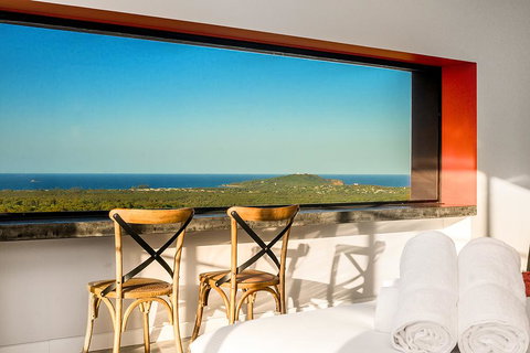 Sundays At Byron - Sunshine Coast Tourism 4