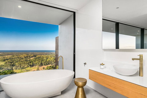 Sundays At Byron - Sunshine Coast Tourism 37