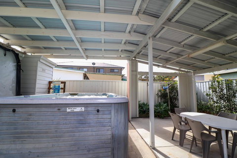 Interlude At Belmont - Holiday Sunshine Coast 17