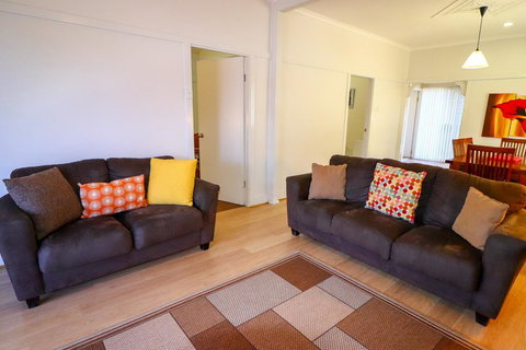 Interlude At Belmont - Holiday Sunshine Coast 11