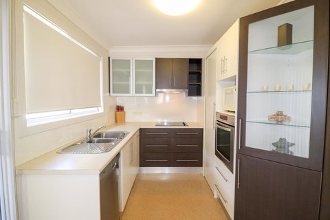 Interlude At Belmont - Holiday Sunshine Coast 12