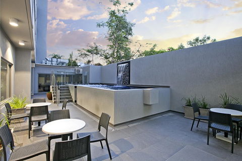 Argus Hotel Darwin - Sunshine Coast Tourism 2