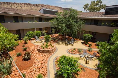 Crowne Plaza Alice Springs Lasseters, An IHG Hotel - Holiday Sunshine Coast 26